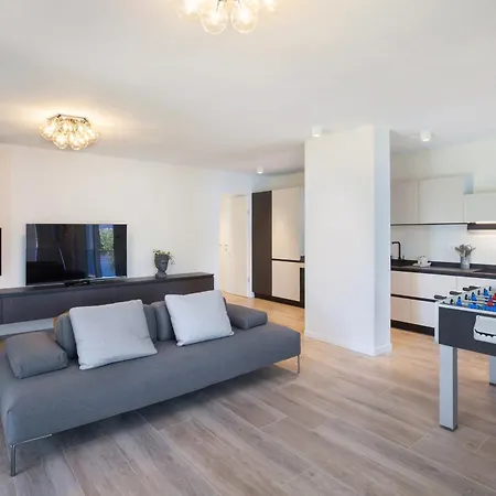 Paradise With Pool *